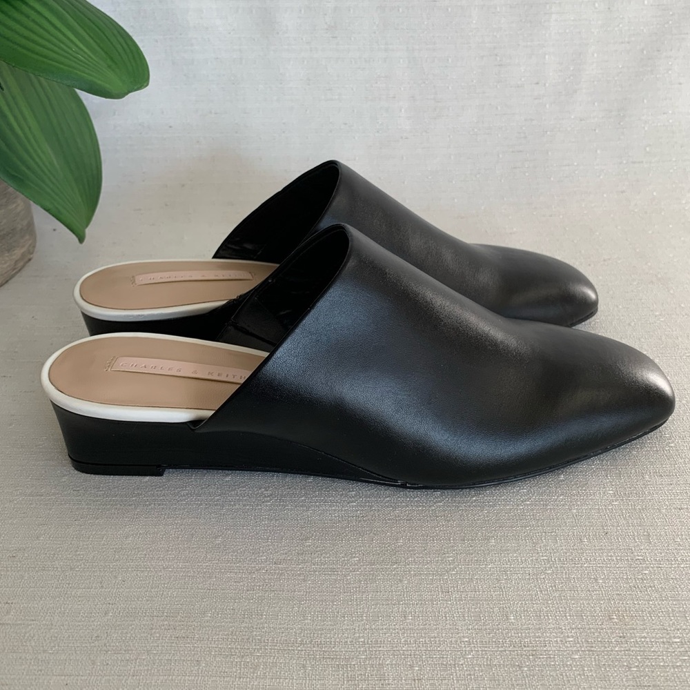 NWOT Charles & Keith Black Faux Leather Wedged Loafer Mules Woman’s EU39 US 8
